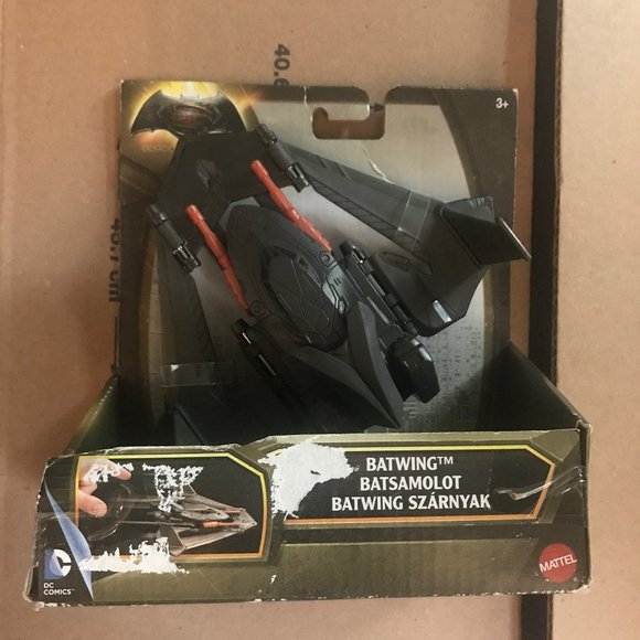 💚 2 for $20 💚 Batman Versus Superman Sky Shooter Batwing - Picture 5 of 9